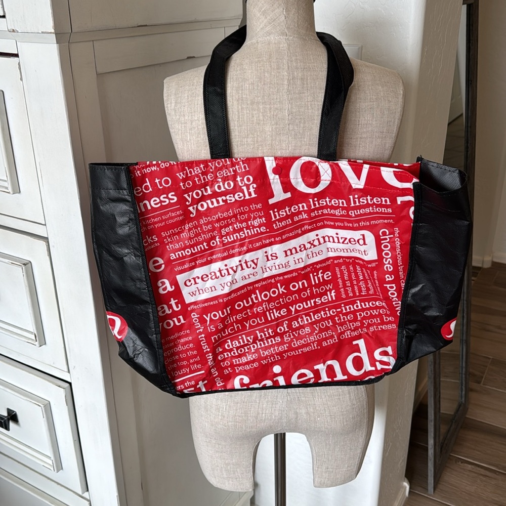 Lululemon reuseable tote shopping bag